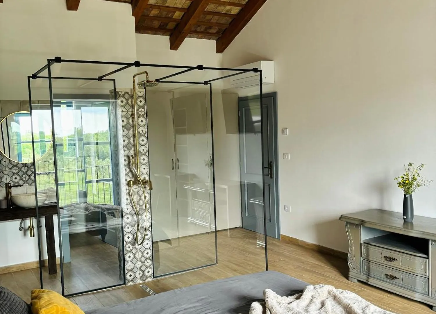 Villa Francesca, Buje Kastel
