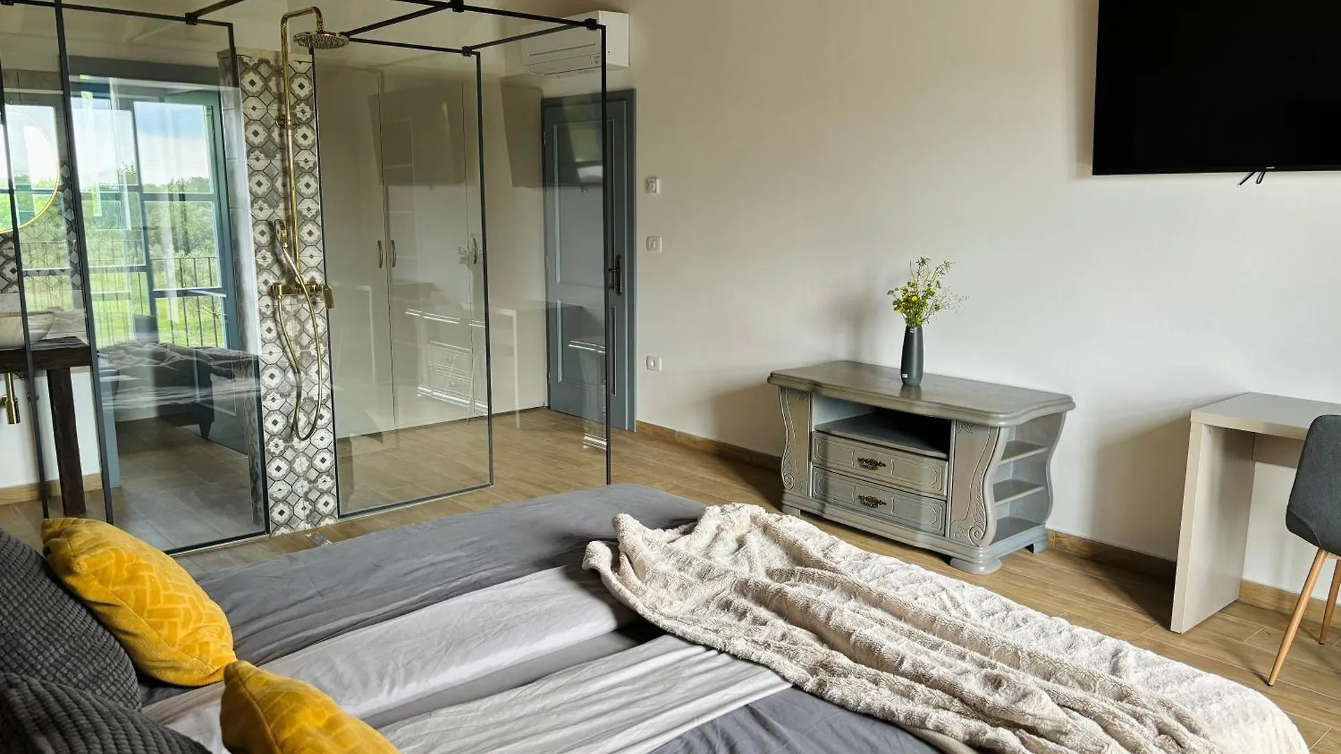 Villa Francesca, Buje Kaštel 0*,