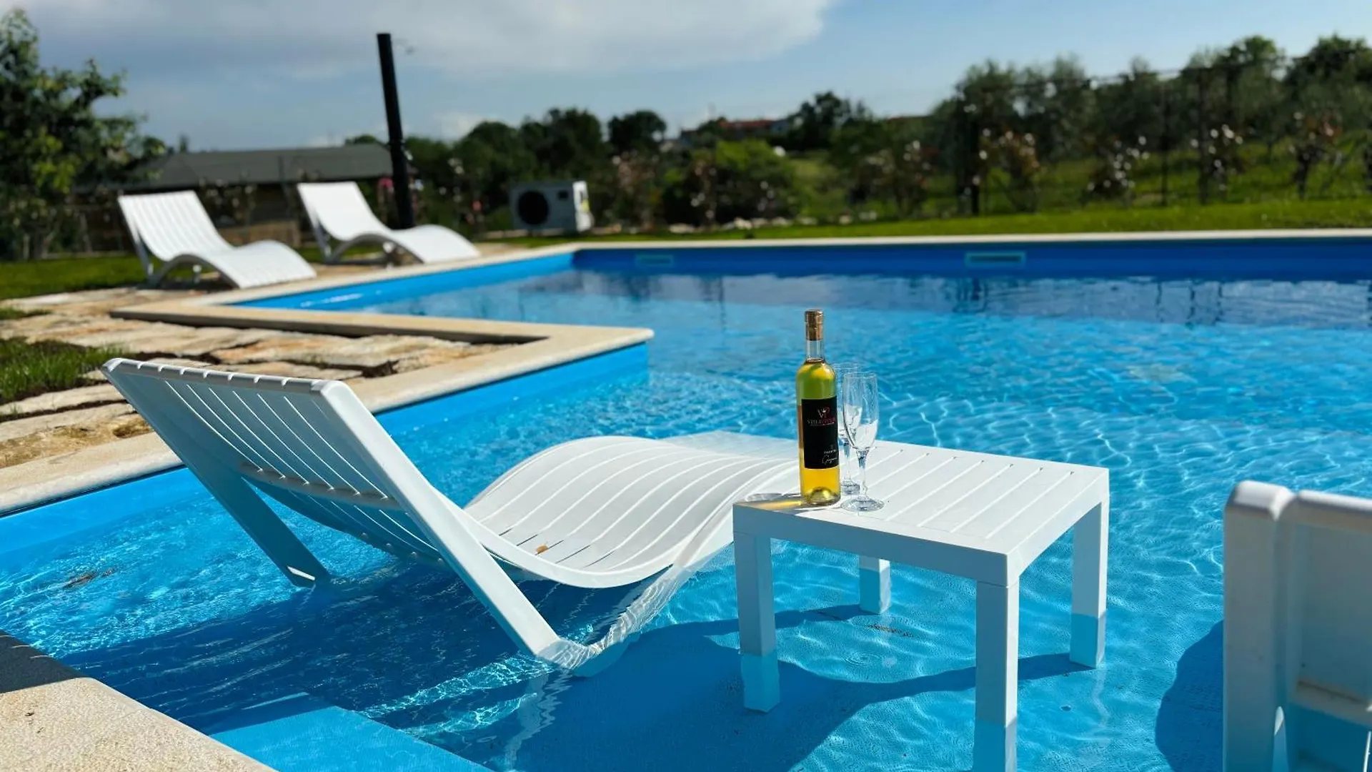 Villa Francesca, Buje Kastel